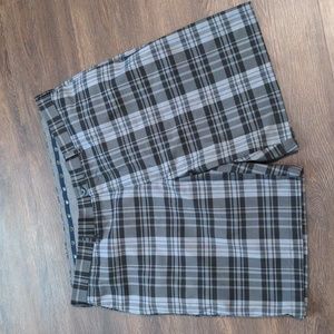 Jack Nicklaus Mens Size 40 Black and Gray Plaid Shorts